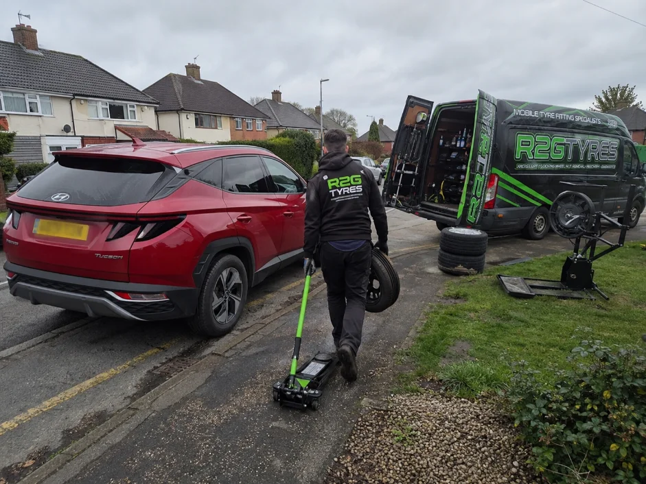 Hyundai Tucson Mobile Tyre Service Nottingham, England