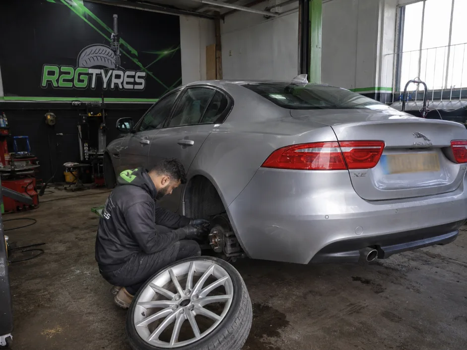 Jaguar XE TPMS Sensor Replacement R2G Tyres Workshop